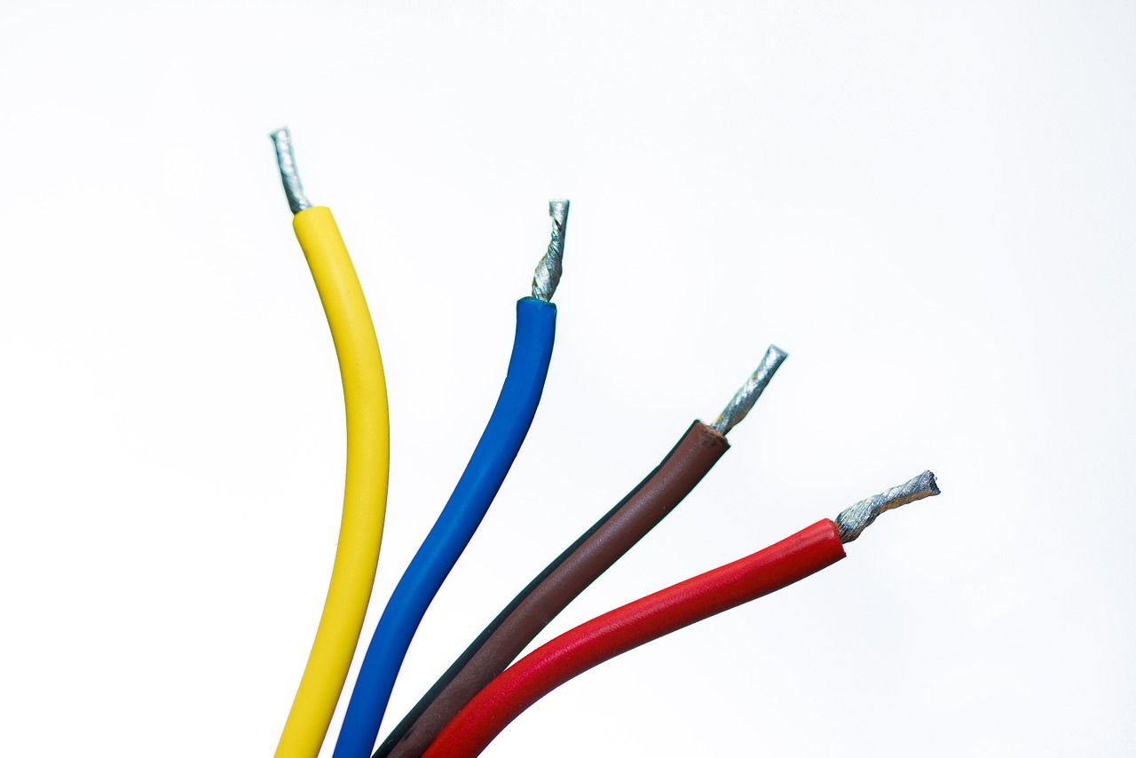 Kable typu skrętka – jak działają i do czego są wykorzystywane?