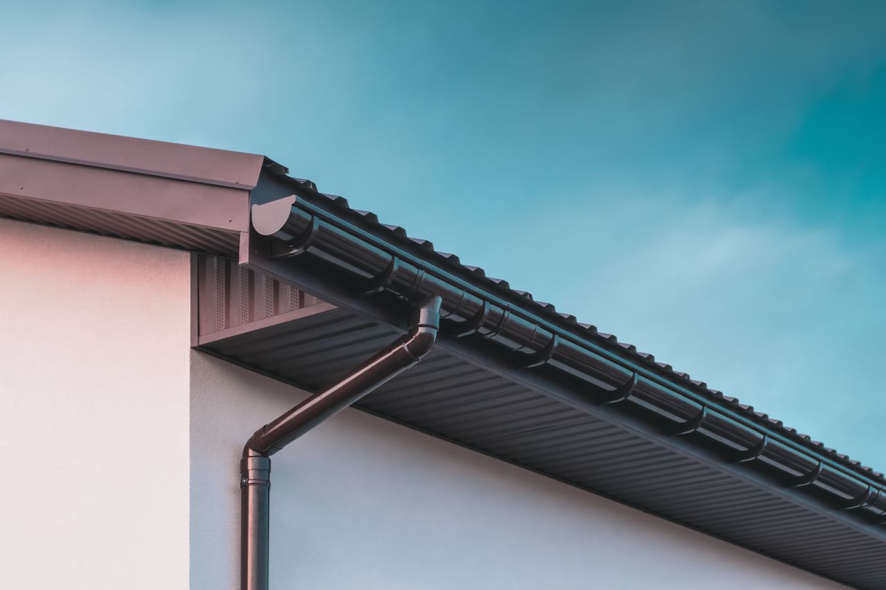 Łupek dachowy – dlaczego warto pokryć dach łupkiem?