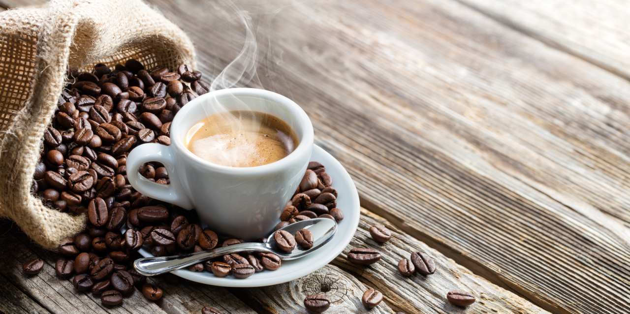 Kawa – co pozwala wydobyć z niej jak najlepszy smak i aromat?